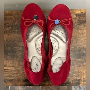Red ballet flat